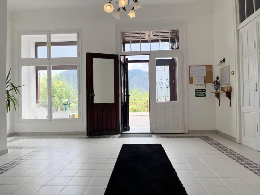 Villa Alexandercharmante Wohnung Mit Bergblick, Villa Alexander Земмеринг Екстер'єр фото